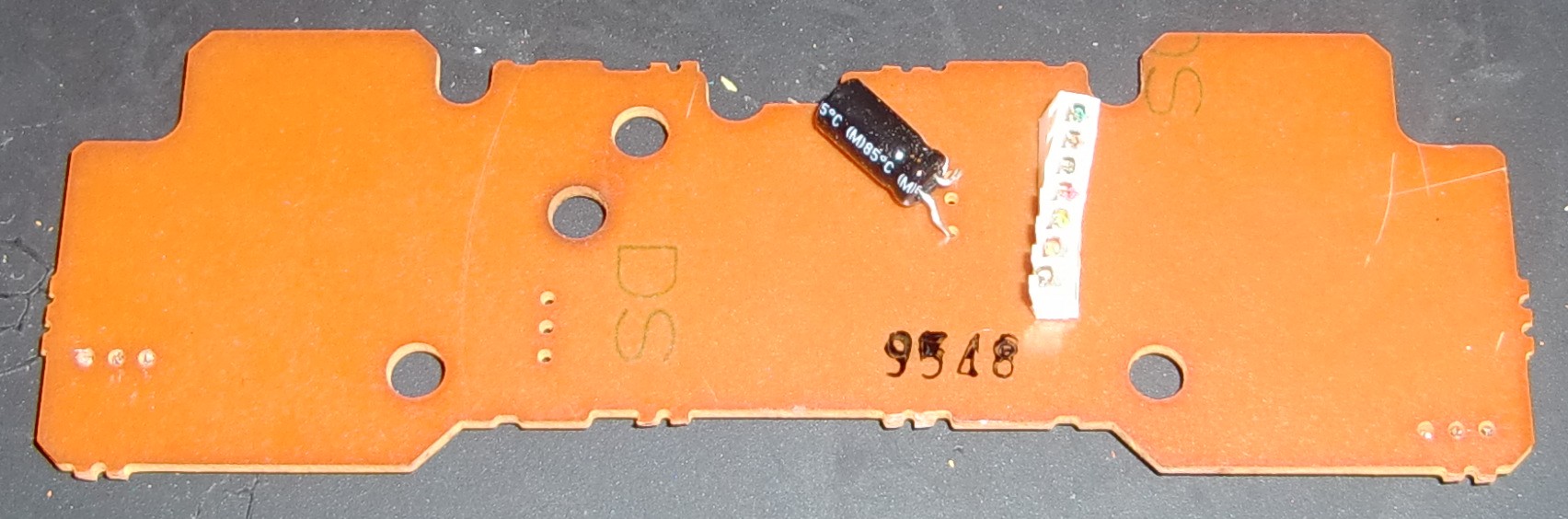 int_pcb_bot.jpg int_pcb_bot.jpg