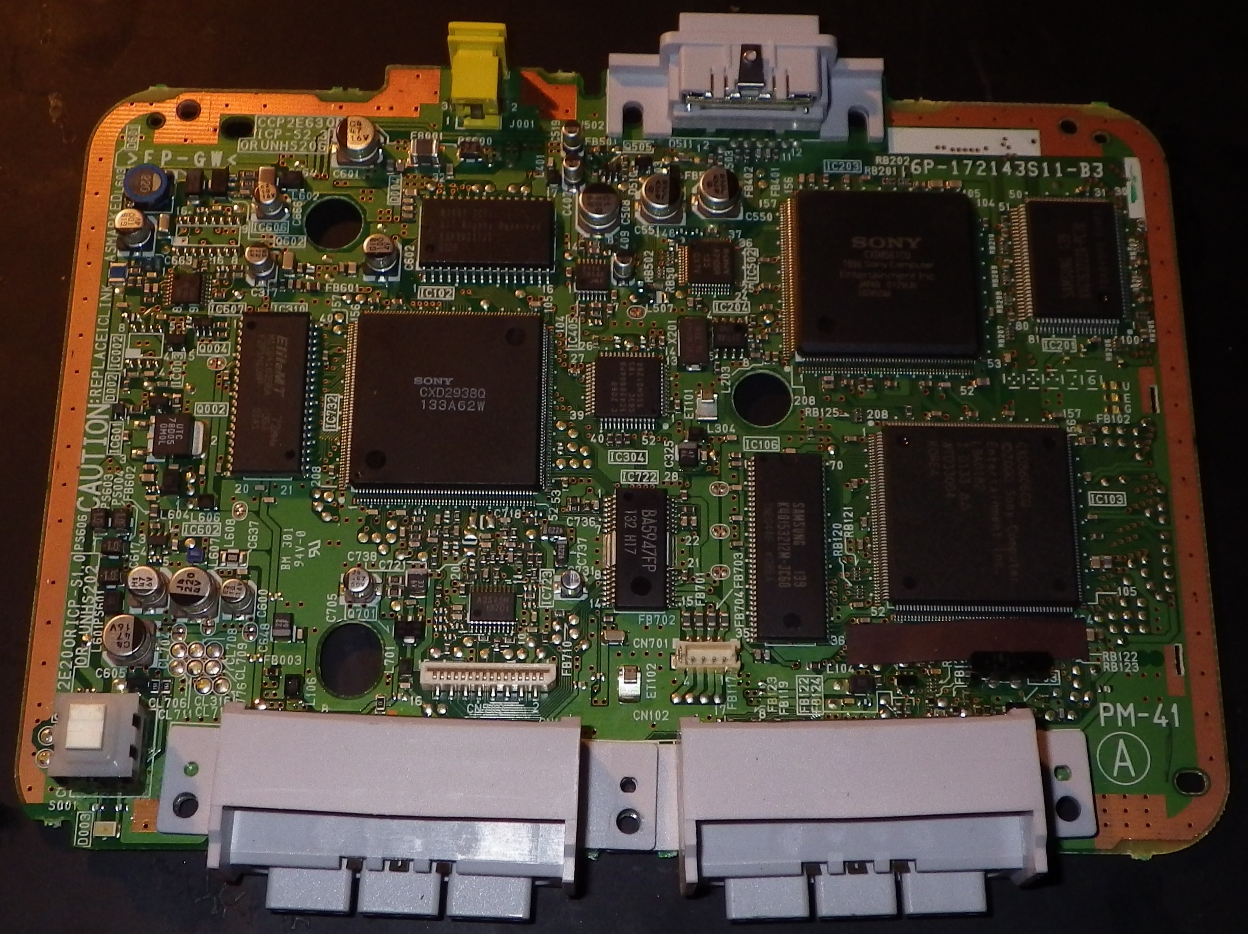 int_pcb_top.jpg int_pcb_top.jpg