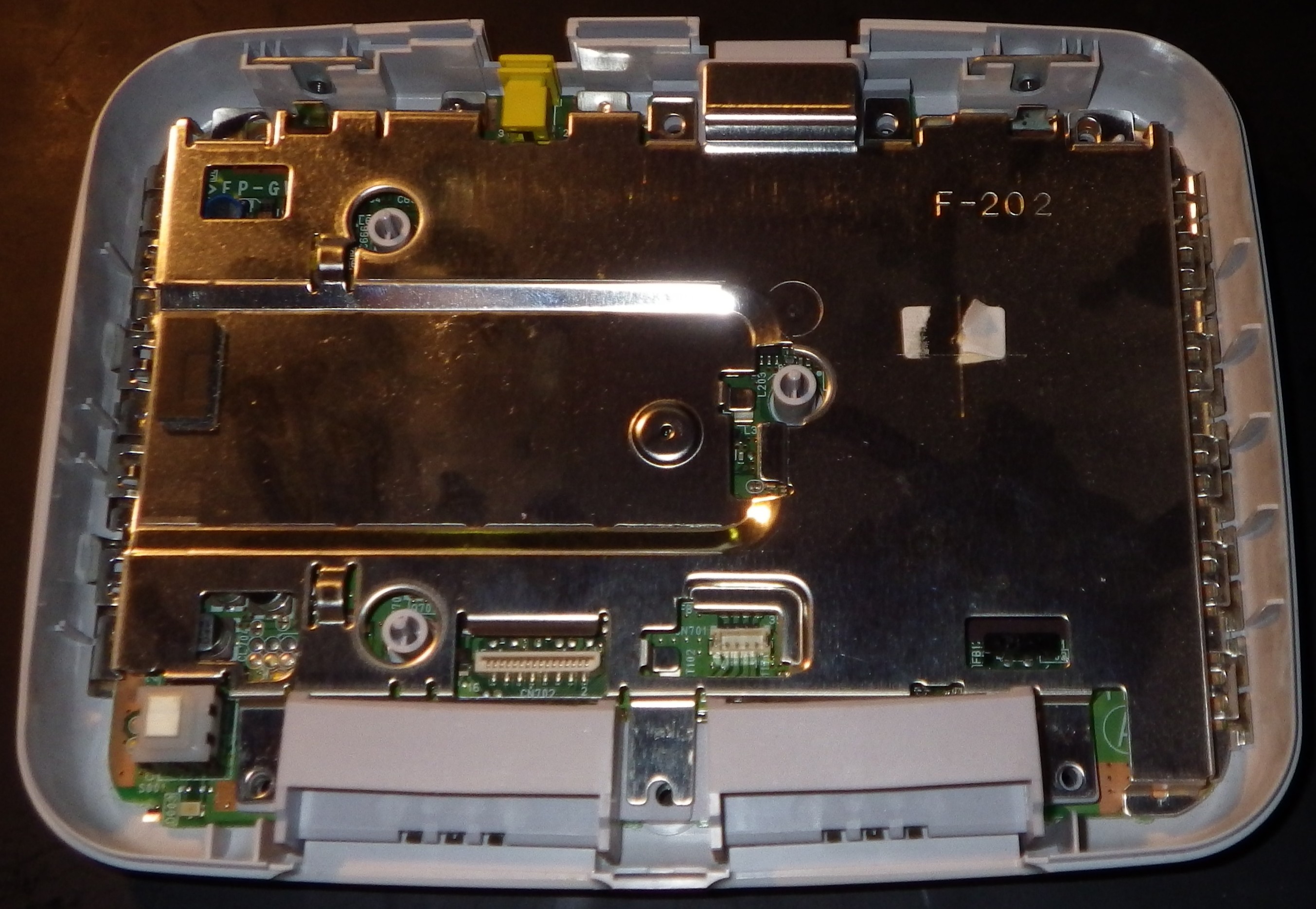 int_bot_pcb_shielded.jpg int_bot_pcb_shielded.jpg