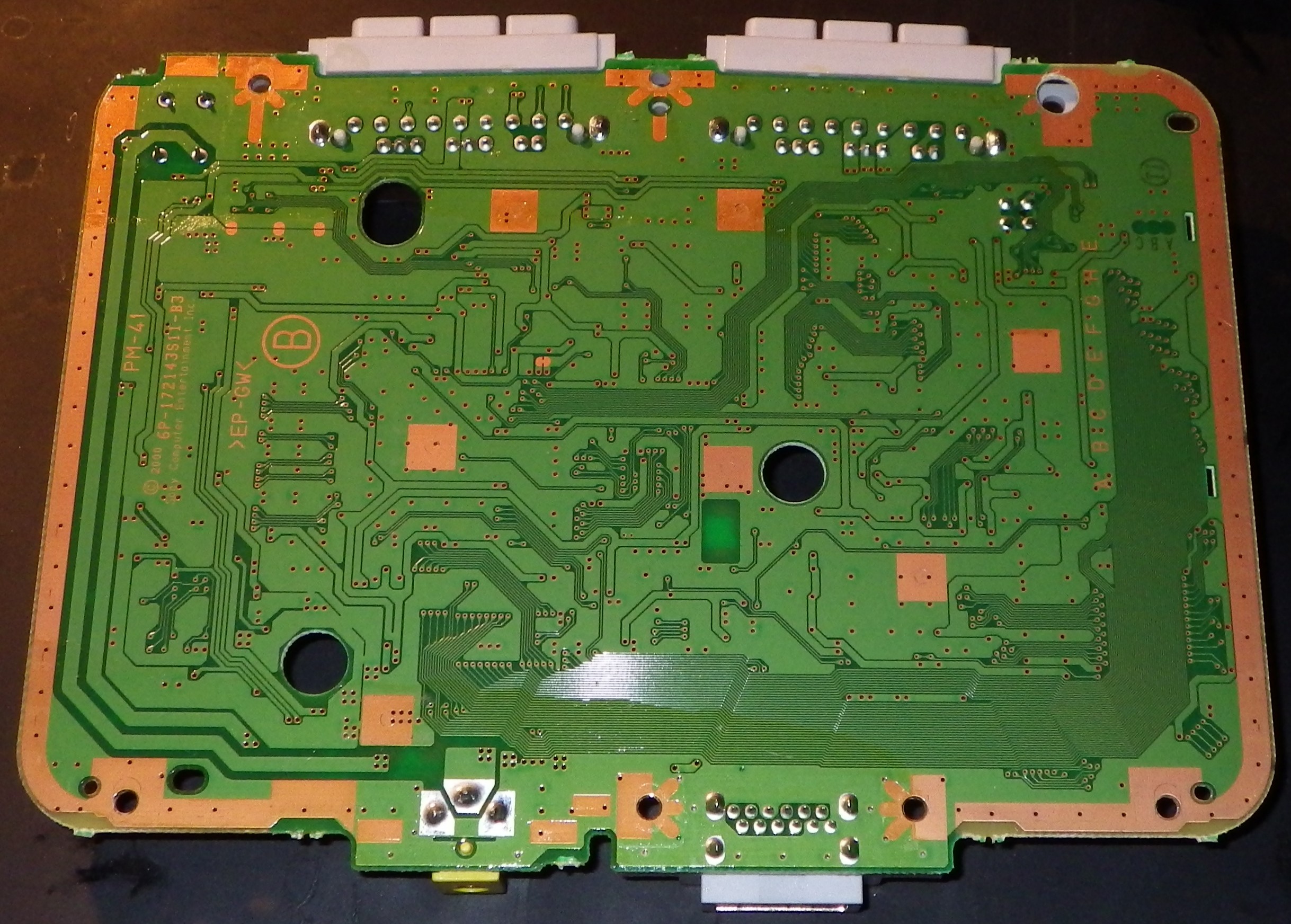 int_pcb_bot.jpg int_pcb_bot.jpg