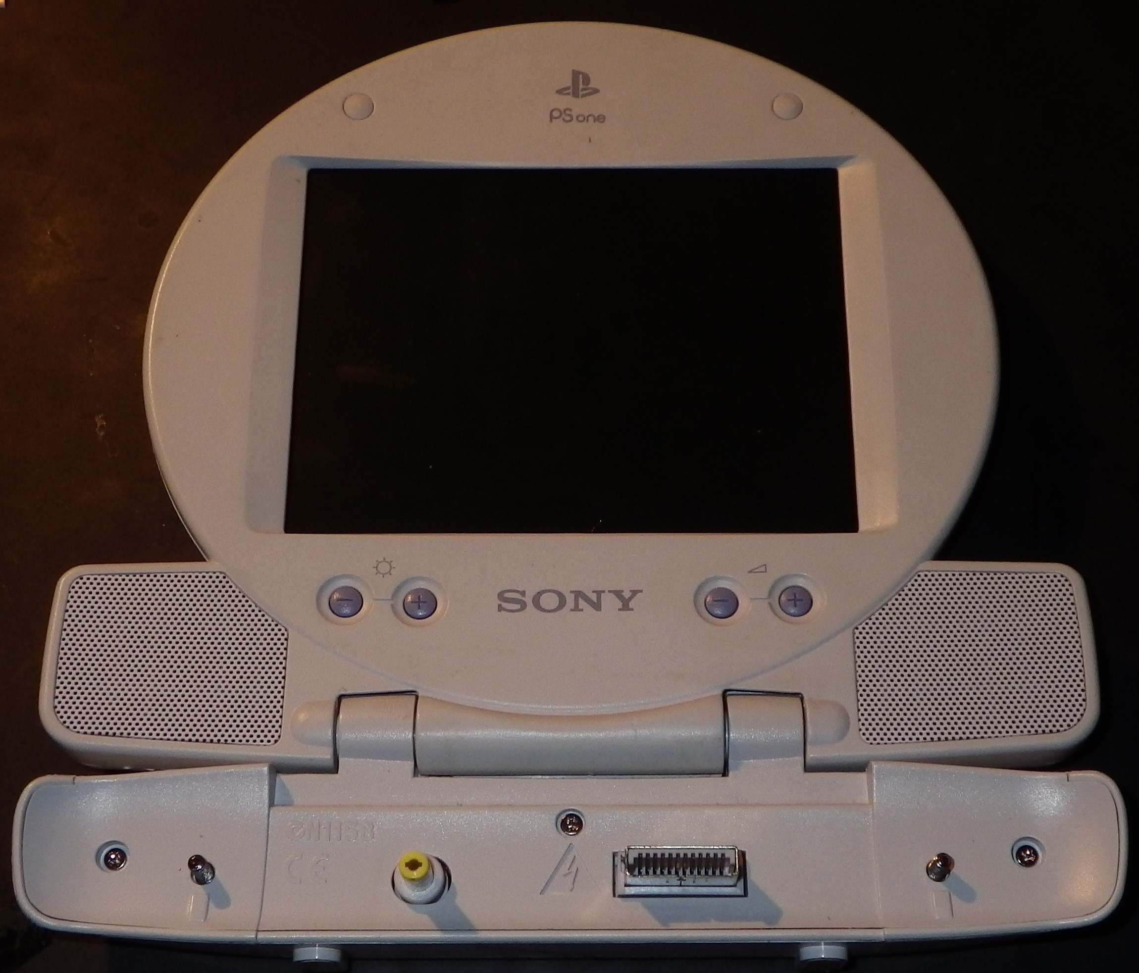 ext_screen_front.jpg ext_screen_front.jpg