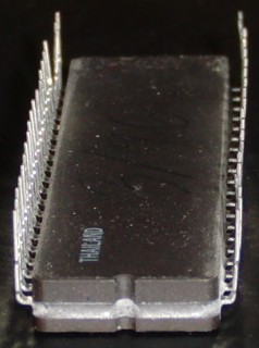 microchip_pic17c64_side.jpg